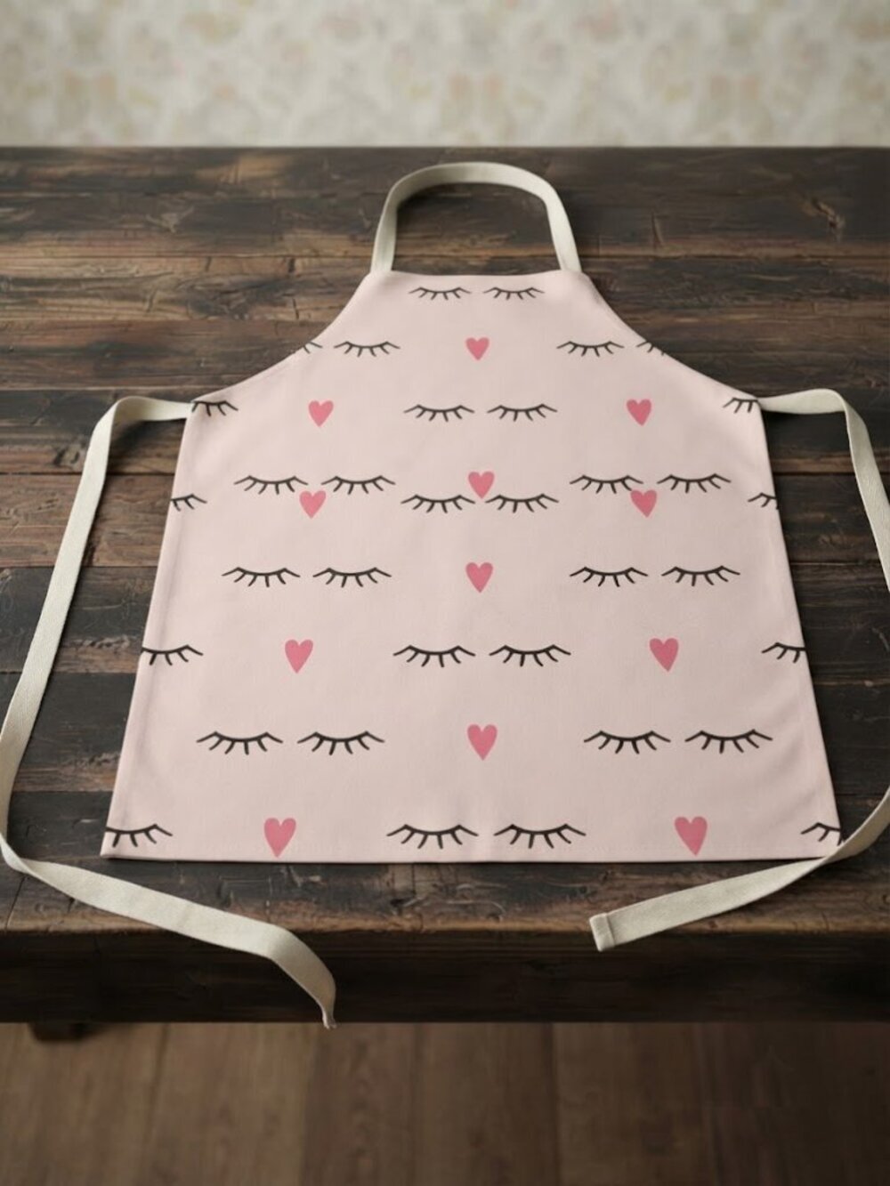 Ladies Eyelash Heart Apron